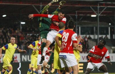 Bătăliile din terenul Derby-ului de România » Unde şi cine va face diferenţa pentru Steaua şi pentru Dinamo?