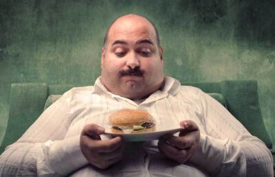 Mănânci fast-food, primeşti 3.500 de dolari pe lună. Se caută voluntari!