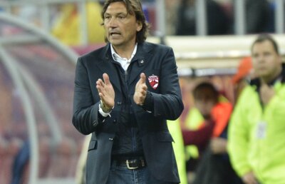 Vestiarul lui Dinamo A EXPLODAT! "Ce, mă, tu eşti antrenor sau fotomodel?" :O