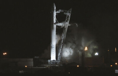 Prima misiune "particulară" în spaţiu a fost amânată cu doar câteva secunde înaintea lansării