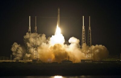 Premieră în zborul spaţial: SpaceX a lansat cu succes capsula Dragon, în prima cursă privată spre ISS (VIDEO)