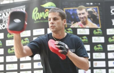 Larouche nu-i dă şanse lui Froch: "Bute a învăţat lecţiile, e nerăbdător să dea examen"