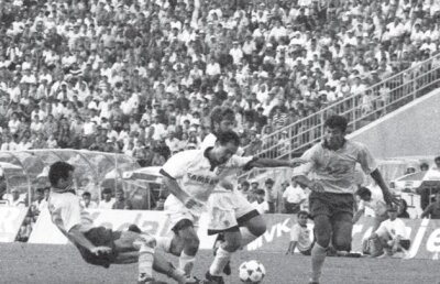 Doar în ediţia tipărită » Dedesubturile finalei de Cupă din '95, Petrolul-Rapid 5-3 d.p, arbitrată de Crăciunescu