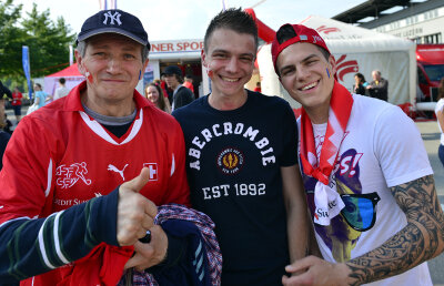 Finii lui Anghel Iordănescu din Elveţia au fost la meci: "Eram ospătar acasă, aici spăl pe jos"