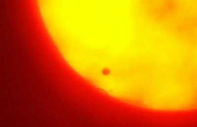 Ultimul tranzit al acestui secol: Venus trece prin faţa Soarelui. Spectacolul ceresc se va mai repeta în 2117 (VIDEO)