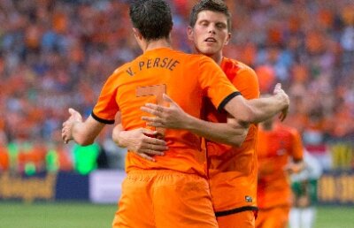Van Marwijk îl sacrifică pe Huntelaar: ”Titular va fi Van Persie”