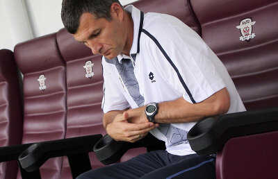 L-a ales pe cel mai slab » Sabău are cele mai modeste rezultate dintre toţi antrenorii cu care a negociat Copos