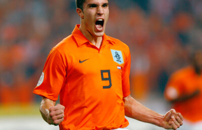 Van Persie, jucătorul turneului? Ai cota 17.00 şi 200 de lei bonus!