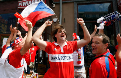 RUSIA - CEHIA: Cota 11 pentru un gol al Rusiei din lovitură liberă!