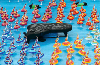 FOTO Acorduri de pian şi ritmuri techno la festivitatea de deschidere a Euro 2012