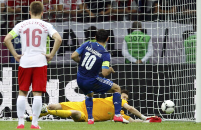 VIDEO Erou de rezervă » De pe bancă, polonezul Tyton a plonjat în istorie după ce a apărat un penalty decisiv cu Grecia