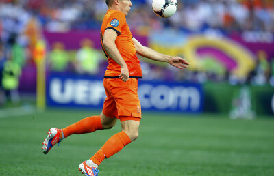 Criticat pentru egoismul său, Robben a vrut să fie generos. Cînd nu trebuia! » ”Am fost un idiot. Nu trebuia să pasez”