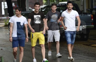 FOTO Steliştii au efectuat astăzi vizita medicală » Vezi care au fost cei 9 absenţi de la INMS