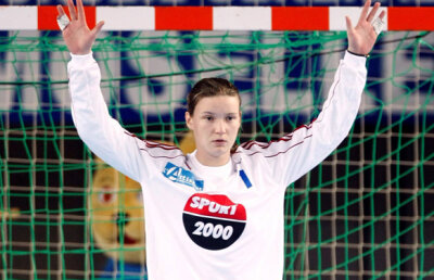 Contracte mai mici » Handbalistele de la Oltchim cîştigă mai puţin decît s-a vehiculat