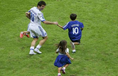 VIDEO Lada şi Elada » Karagounis continuă visul elen şi îi trimite acasă pe estici