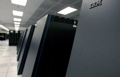 Cel mai rapid computer din lume. Calculează într-o oră cât ar calcula 6,7 miliarde de oameni în 320 de ani