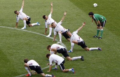 A apus epoca lui 4-4-2! » Campionatul European din Ucraina şi Polonia propune un nou trend tactic în fotbalul mondial