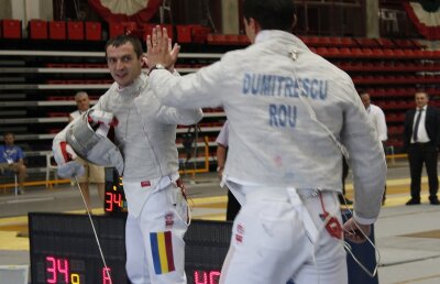 OPINIE / Luminiţa Paul despre "muschetarii cu fire atîrnate de costumul alb" » Maeştrii de scrimă