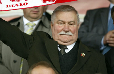 Lech Walesa vede Euro ca Premiul Nobel pentru polonezi: ”Statuie lui Platini!”