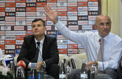 Sabău e sfătuit să renunţe la stilul ultradefensiv: "La Rapid trebuie să se transforme şi el"