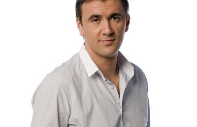 UPDATE Ziua răspunsurilor » Cosmin Cernat înaintea şedinţei de azi a noului CA al TVR: "N-au motiv să mă suspende"