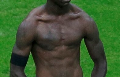 Balotelli se crede de neoprit: ”Vreau să dau patru goluri Spaniei, nu două!”