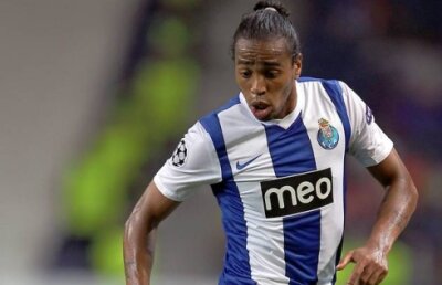 Alvaro Pereira dorit şi în Premier League » CFR Cluj şi-ar dubla suma încasată din Champions League