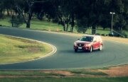Mazda CX-5, pe circuit. Făcând drifturi...