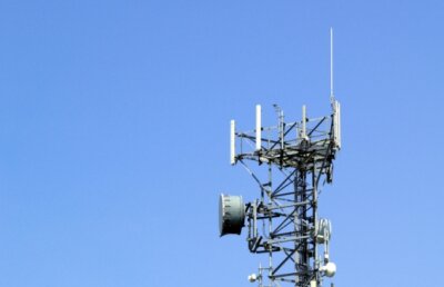 Nelimitat şi Extra de la Vodafone cu viteze de 43,2 Mbps