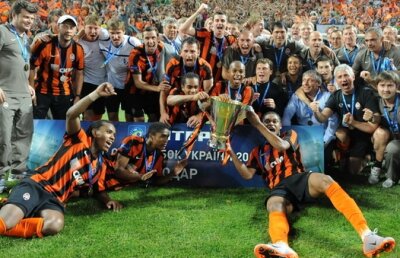 Încă un trofeu pentru Mircea Lucescu şi Răzvan Raţ » Şahtior Doneţk a cîştigat Supercupa Ucrainei