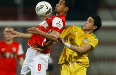 Platini a plecat să discute cu cei de la ŢSKA Sofia. ”Bulgarul Galchev este «cîine roşu» în proporţie de 90%”, spun dinamoviştii