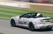 Jaguar F-Type mârâie agresiv la Goodwood