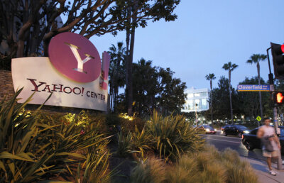 Hackerii au spart un server al Yahoo!