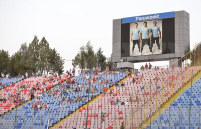 GALERIE FOTO » Steaua a bătut cu greu asistenţa de la Supercupă » Puţin peste 10.000 de fani la meciul cu Litex