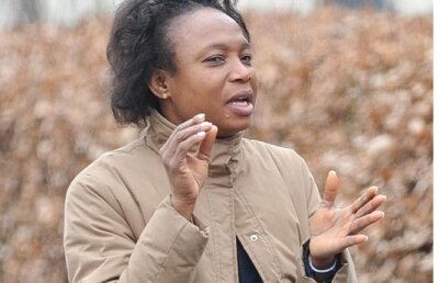 Îşi reneagă trecutul » Balotelli nu vrea să ştie de mama lui naturală, care cîştigă 7,5 euro pe oră