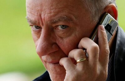 Mircea Sandu dat în fapt: "E disperat, face la UEFA fix ce face Băsescu la Parlamentul Europei"