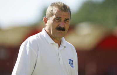 Ionuţ Popa îl face praf pe Crăciunescu: "Nu mai pot cu astfel de arbitraje! Ori nu se pricep, ori sînt eu îngust la minte" :X