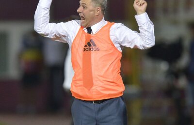 Şumudică e supărat pe jucătorii săi: "Nu se poate să iei un asemenea gol"