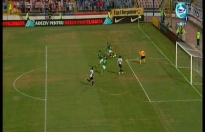 VIDEO Steaua a deschis scorul dintr-o fază controversată. A fost sau nu ofsaid?