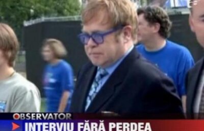 Elton John: "Ar fi trebuit sa fiu mort. La trei metri sub pamant, intr-un sicriu."