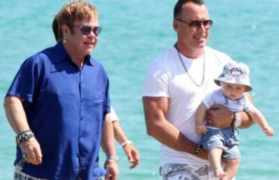 Sir Elton John va fi din nou tata!