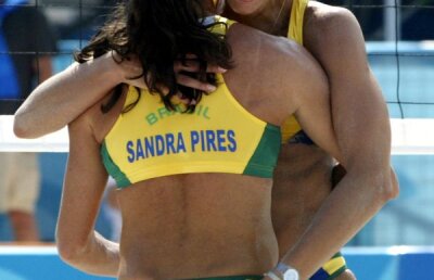 Pariuri trăznite şi românii favoriţi » Bookmakerii aprind Olimpiada: de la pălăria Reginei pînă la stocul de prezervative din Satul Olimpic!