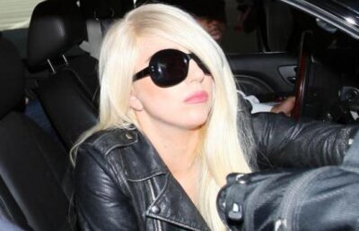 Lady Gaga nu se sfieste sa-si arate frumusetea naturala