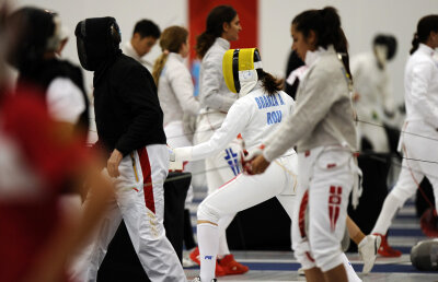 FOTO O oră de nebunie » Toţi cei opt scrimeri români prezenţi la Londra au împărţit o planşă în cel mai condensat antrenament posibil