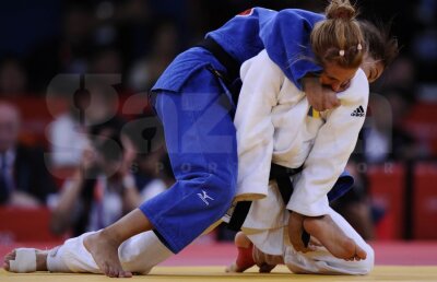 Alina Dumitru după finala pierdută cu brazilianca Menezes: "N-am mai putut să fac nimic cu mîna asta!"