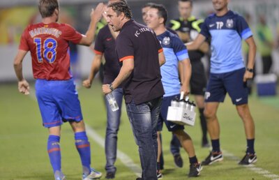 Scîntei roş-albastre » Martinovici s-a certat cu Reghecampf