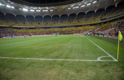 Messi, ai grijă pe unde virezi! » Canicula a făcut şi face victime: a ars gazonul celui mai mare stadion al ţării