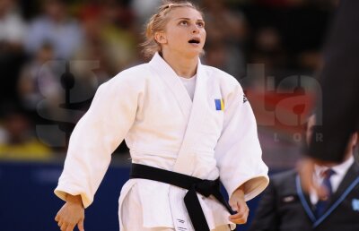 Cum a transformat o multinaţională, la Londra, o idee frumoasă într-un exces » "Mama" P&G a lu' Alina, o lăsaţi să iasă afară?