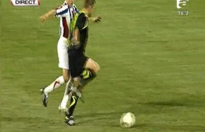 Să rîdem cu Alexandru Tudor! Cum a blocat bucureşteanul atacul Oţelului? :D