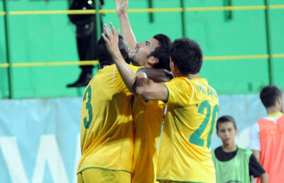 Jucătorii lui Porumboiu au luat prime de 5.000 de euro pentru victoria cu Petrolul: "E lux la Vaslui"